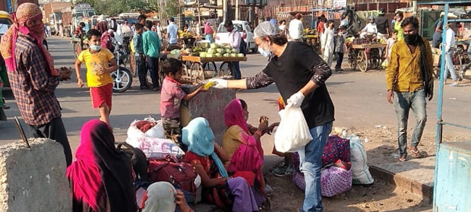Covid-19-Crisis-Food-Distribution,-Pro-Zakat-Foundion,-New-Delhi,-India-02